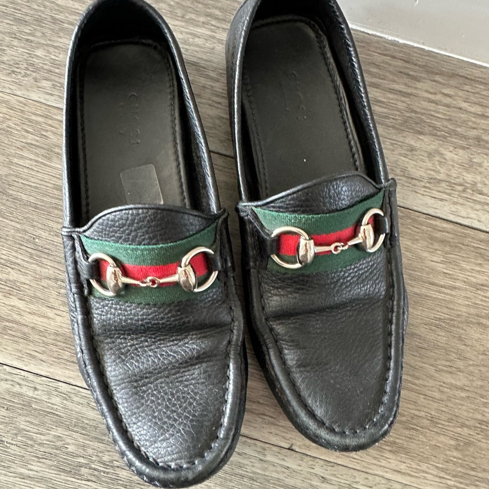 Gucci Black Leather Loafers with Signature Stripes - Picture 4 of 6